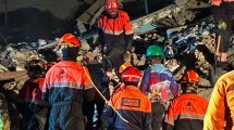 Imagen de El dramático rescate de dos bomberos de Neuquén en Venezuela: «Por 10 minutos no nos quedamos adentro»