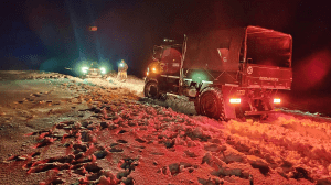 Ignoraron la barrera baja y quedaron atrapados en la nieve: fueron rescatados tras un operativo en Neuquén