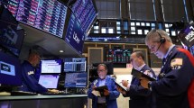 Imagen de Bonos en alza, riesgo país a 402 puntos: el mercado fortalece la apuesta por la estrategia financiera del Gobierno