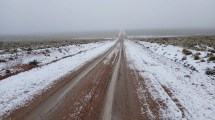 Imagen de Estado de rutas en Río Negro: Vialidad Rionegrina pide extremar las precauciones por hielo, nieve y barro