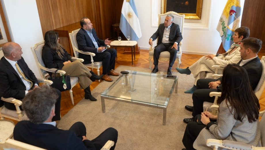 Durante la reunión se analizaron oportunidades de inversión, el potencial geológico de Mendoza y la posibilidad de avanzar en proyectos de cobre y otros minerales críticos. Foto gentileza.