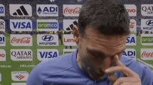 Imagen de Scaloni, emocionado tras el gran triunfo de Argentina ante Egipto en el Mundial