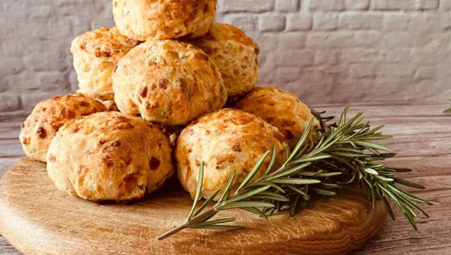 Cómo hacer scones de queso.-