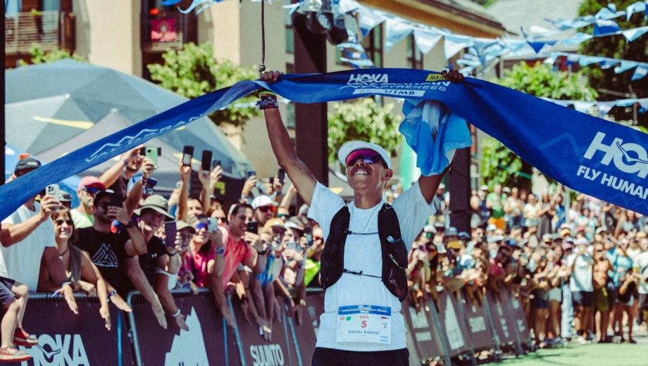 El festejo del salteño Gabriel Rueda tras finalizar en el primer puesto. (Foto: @sagarueda)