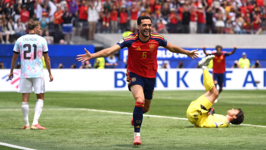 INGLEWOOD, CALIFORNIA - JULY 10: Mikel Merino #6 of Spain celebrates scoring his team's second goal during the FIFA World Cup 2026 Quarter Final match between Spain and Belgium at Los Angeles Stadium on July 10, 2026 in Inglewood, California.   David Ramos/Getty Images/AFP (Photo by David Ramos / GETTY IMAGES NORTH AMERICA / Getty Images via AFP)