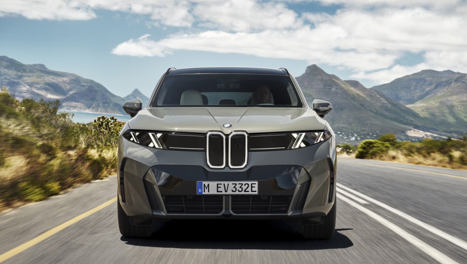 La transformación del BMW X5 también se refleja en su estética. El vehículo adopta un lenguaje de diseño más limpio y moderno.-
