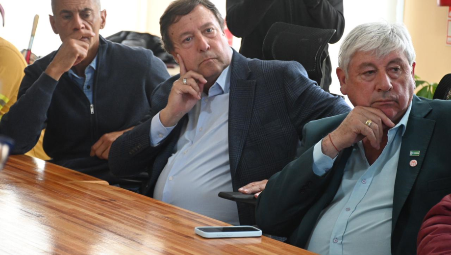 El gobernador de Río Negro, Alberto Weretilneck, dijo que este mes enviará el proyecto de ley con el pase a planta de los 4.200 contratados a la Legislatura. (foto de archivo de Alfredo Leiva)