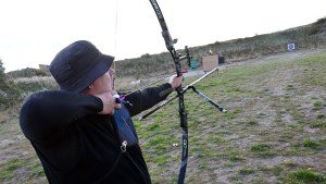 Practicar tiro con arco en la comarca Viedma-Patagones: los beneficios de un deporte para el cuerpo y la mente