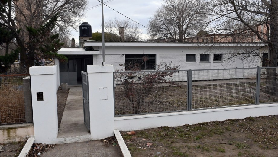Ante la ola de frío, el Hogar de Tránsito de Viedma mantiene un horario especial. Foto: Marcelo Ochoa.