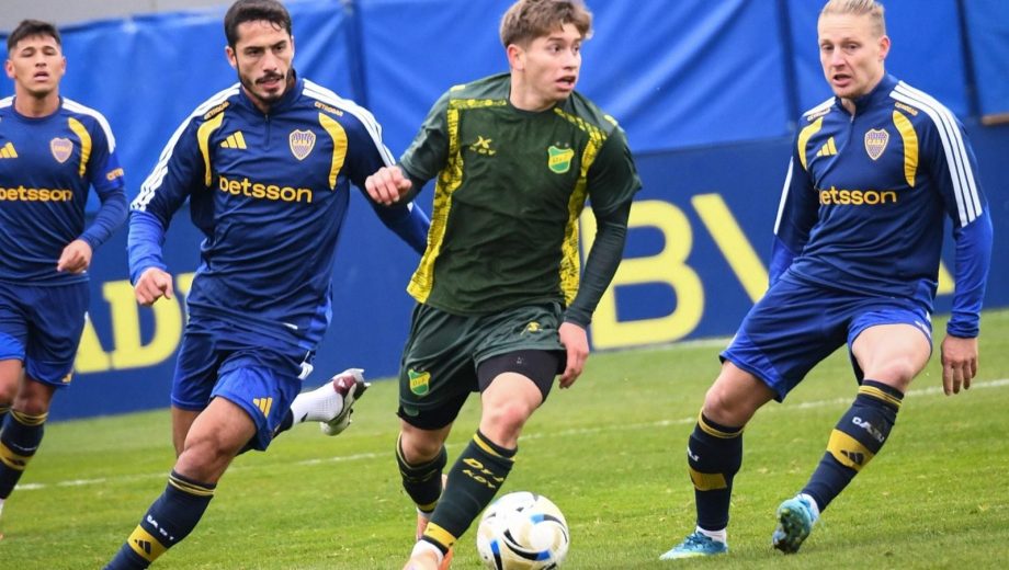 Lozano, Figal y Ascacibar fueron titulares en Boca en el segundo partido amistoso. (Foto: @defensayjusticiaoficial)