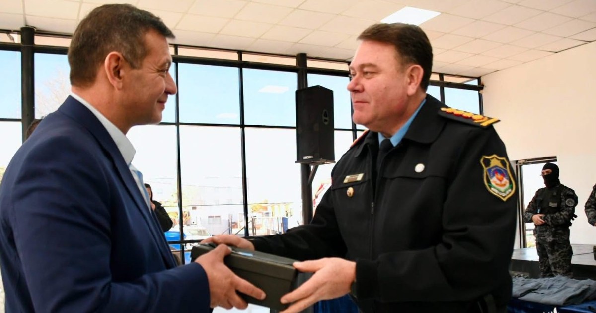 Añelo invirtió $23,6 millones en nuevos uniformes para 106 efectivos de la Policía de la Provincia de Neuquén