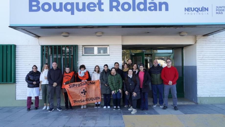 Más de 30 jefaturas del hospital renunciaron en apoyo al equipo de conducción. Foto: Cecilia Maletti.