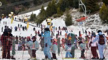 Imagen de La espera terminó: el cerro Catedral abrió y la montaña recuperó su ritmo invernal