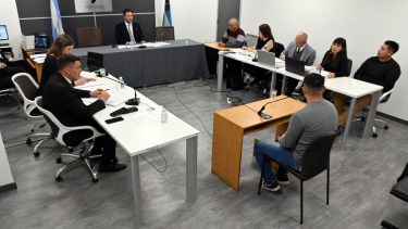 Declaran culpables a los dos penitenciarios acusados de golpear y rociar con gas pimienta a un interno en Viedma