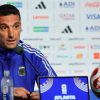 Imagen de Scaloni confirmó a Paredes como titular y dio pistas del equipo para enfrentar a Egipto