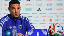 Imagen de Scaloni confirmó a Paredes como titular y dio pistas del equipo para enfrentar a Egipto