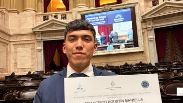 Un joven de Villa La Angostura llevó al Congreso un proyecto para prevenir la ludopatía