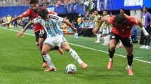 Imagen de FIFA respaldó al árbitro de Argentina vs. Egipto y respondió a las críticas: «Las acusaciones no tienen cabida»
