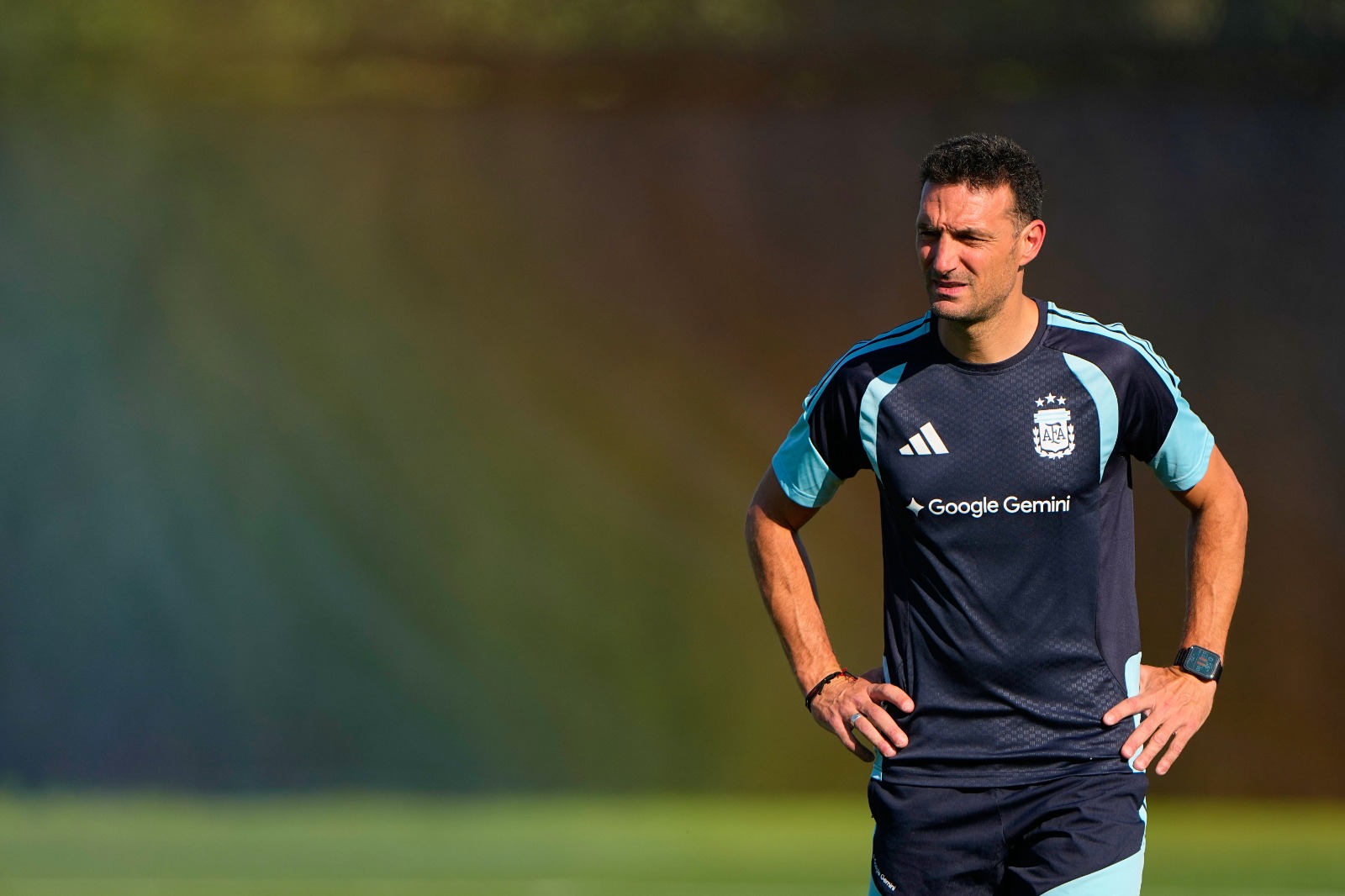 Scaloni confirma que mantendrá el equipo ante Suiza