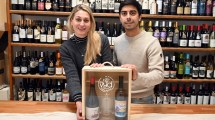 Imagen de Sin viñedos propios, una pareja impulsa una bodega de garaje que apuesta por el vino en la Patagonia