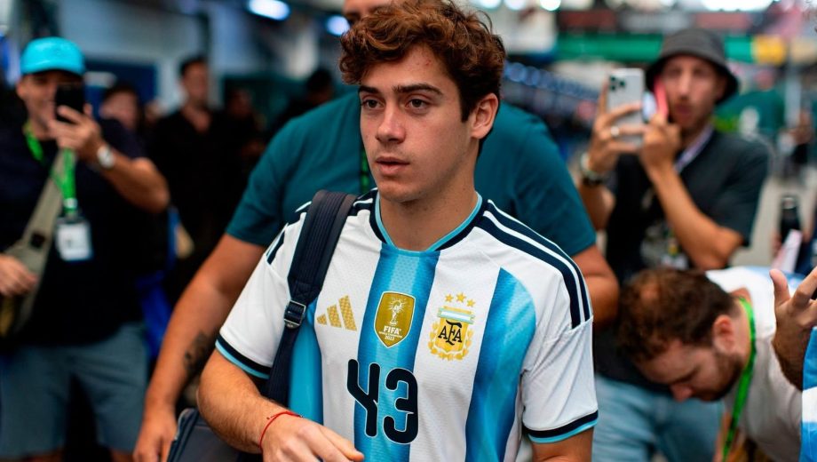 El argentino en modo mundial. No le consultaron, pero el pilarense no dudó en citar a la Selección Argentina en el festival de Good Wood. 