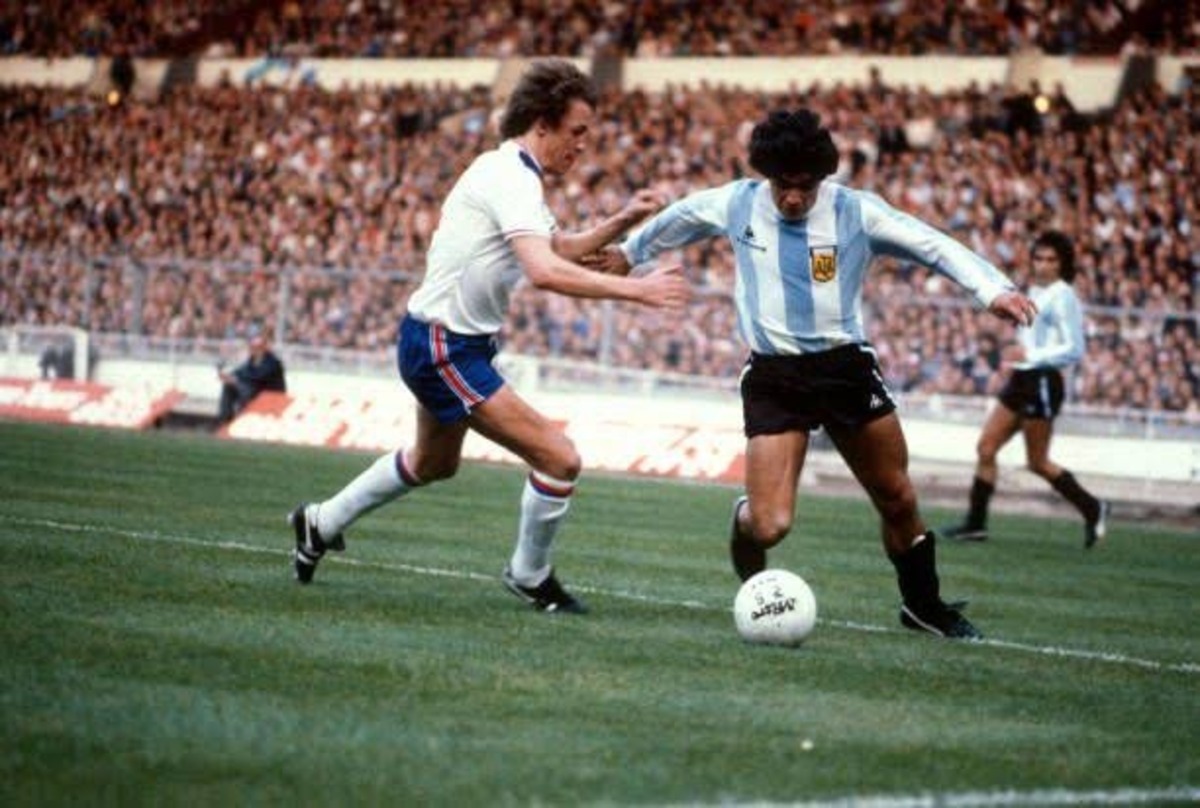 La jugada de Maradona que anticipó el «Gol del Siglo» en Wembley
