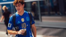 Imagen de Hermosa mañana, ¿verdad? Con la de Messi, Colapinto llegó a Spa y chicaneó a su compañera inglesa