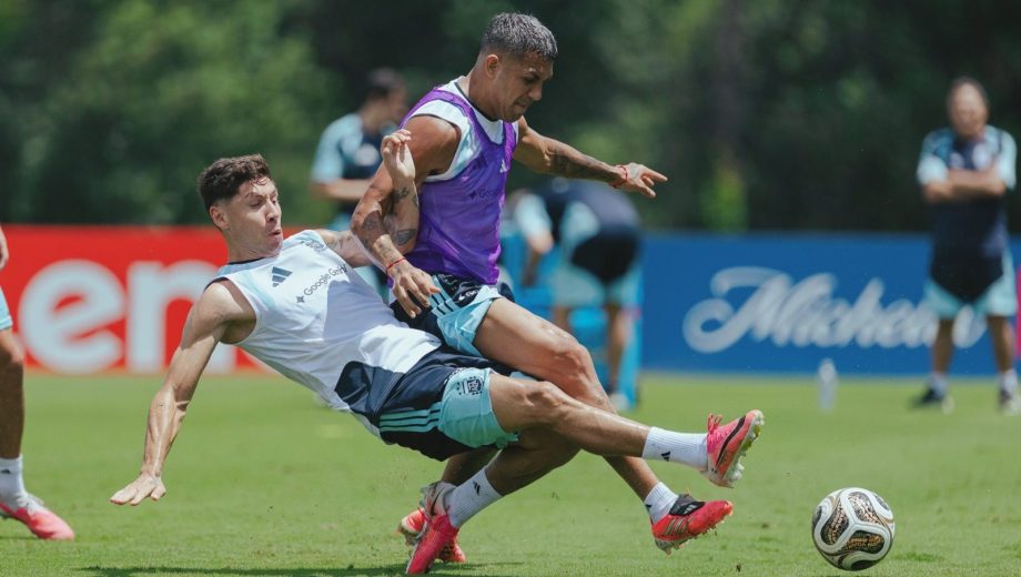 Viernes de segundo entrenamiento para el combinado albiceleste pensando en la final del domingo. 
