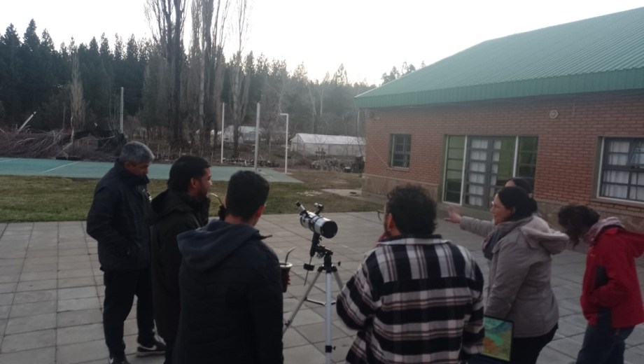 talleres de astronomía en el norte neuquino. Foto: gentileza.