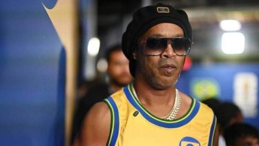 Ronaldinho eligió su favorito para la final del Mundial entre Argentina y España: «Un fútbol que da gusto ver»