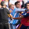 Imagen de Leandro Paredes, descontrolado post partido: tomó del cuello a Eric García y derribó a Gavi