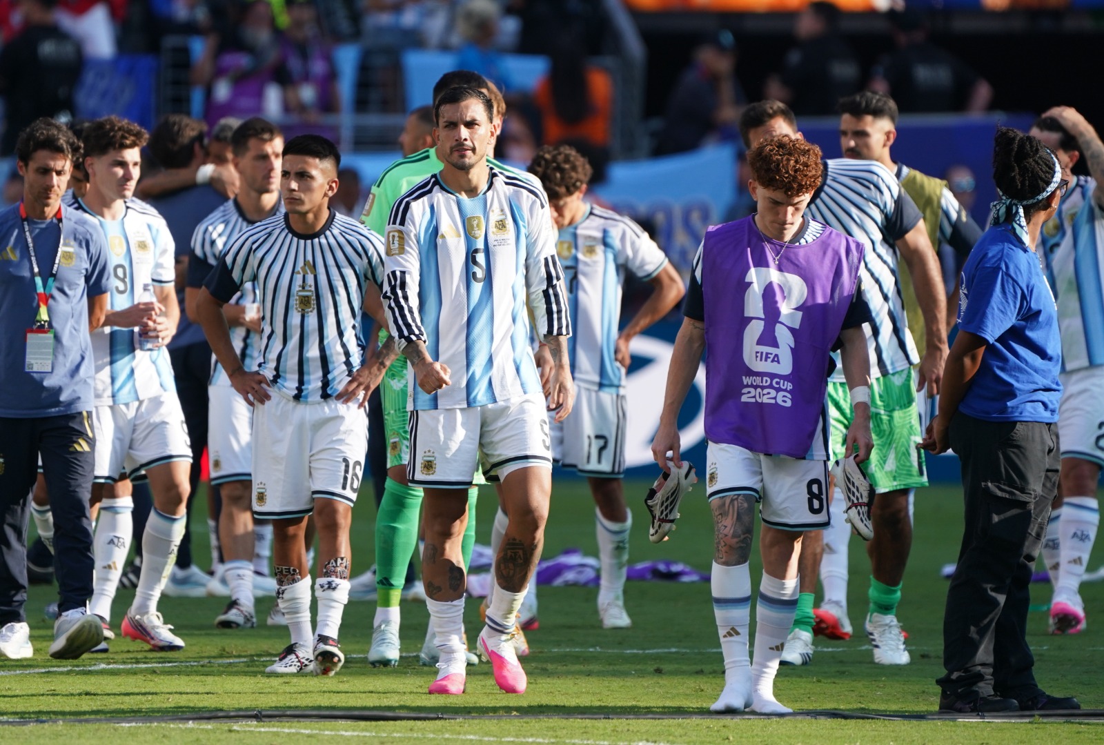 Alarma en Boca: se conoció que Leandro Paredes arrastra una lesión y demorará en volver