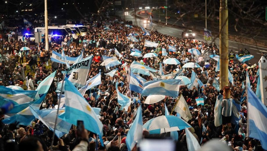 Video | Así fue el impactante recibimiento de la Selección Argentina en Ezeiza: "Gracias por acompañarnos"