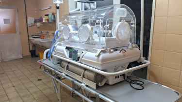 La nueva incubadora de Bariloche mejora la respuesta ante emergencias neonatales en la región