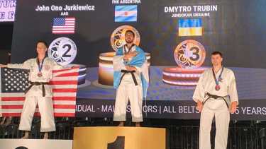 Karate: el roquense Manuel Guevara se consagró campeón mundial en Rumania