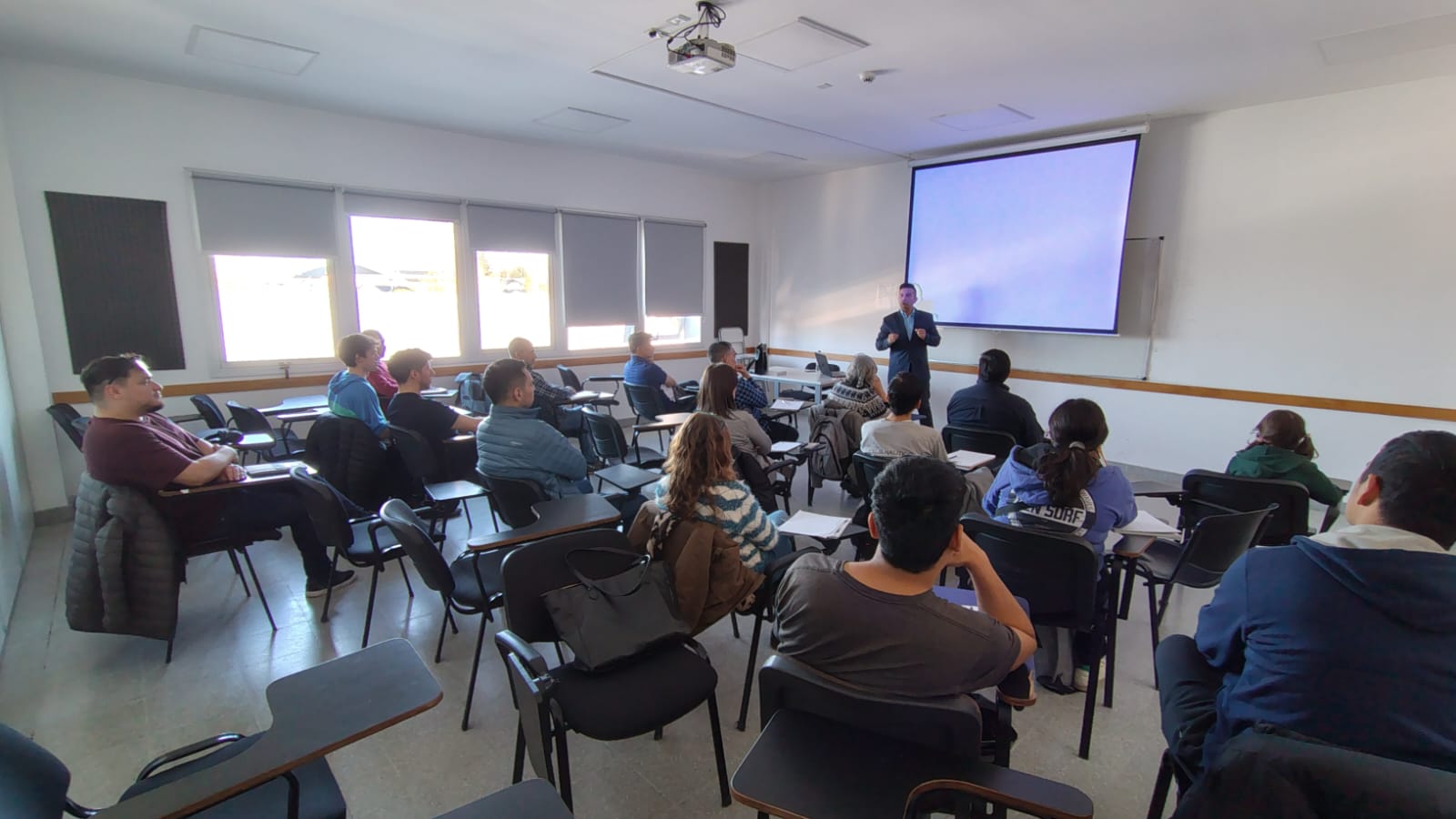 Asesor propone que la educación financiera sea obligatoria en las escuelas