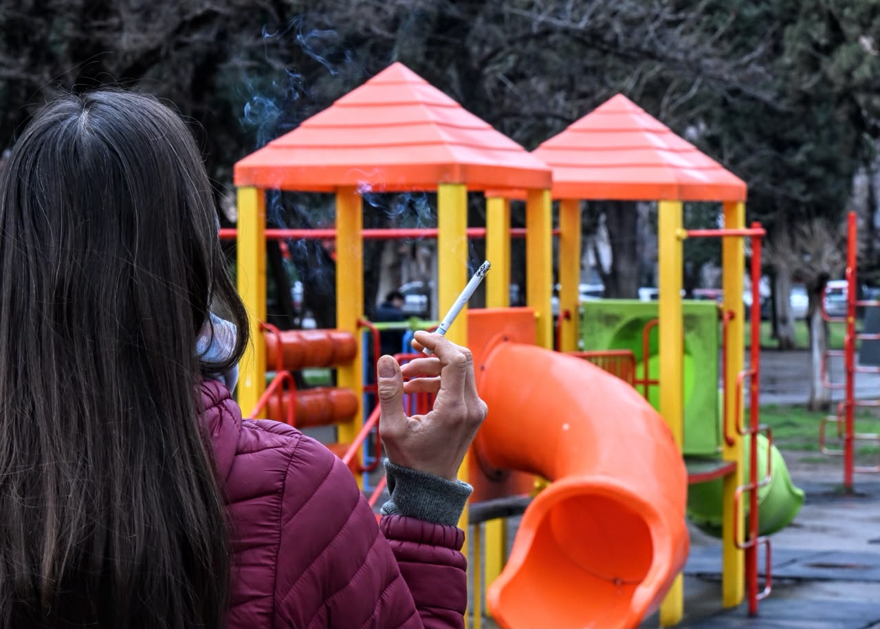 Debate sobre espacios libres de humo en Neuquén involucra plazas y escuelas