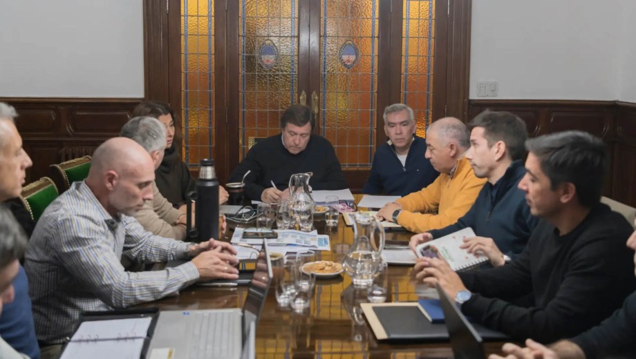 El encuentro gubernamental se cumplió ayer en la Residencia de los Gobernadores. Foto: Gentileza