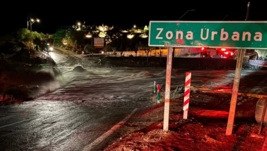 Fuerte temporal en Chile: llovió en una hora el equivalente a un mes y el número de evacuados crece a 99.000