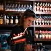 Imagen de El desafío de la bartender Ani Barbosa en las barras de los eventos top de Bariloche
