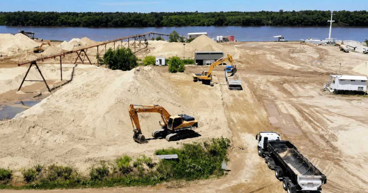 Debate sobre transporte de arena en ríos Limay y Negro hacia Vaca Muerta