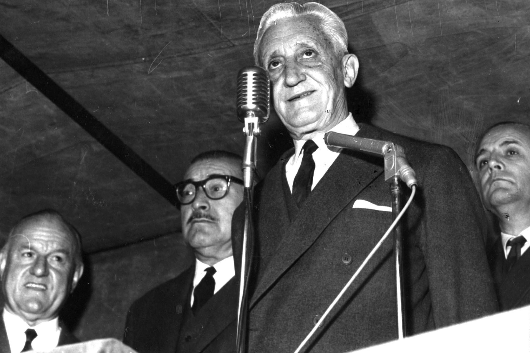 Reflexionando sobre el legado de Illia en la política actual