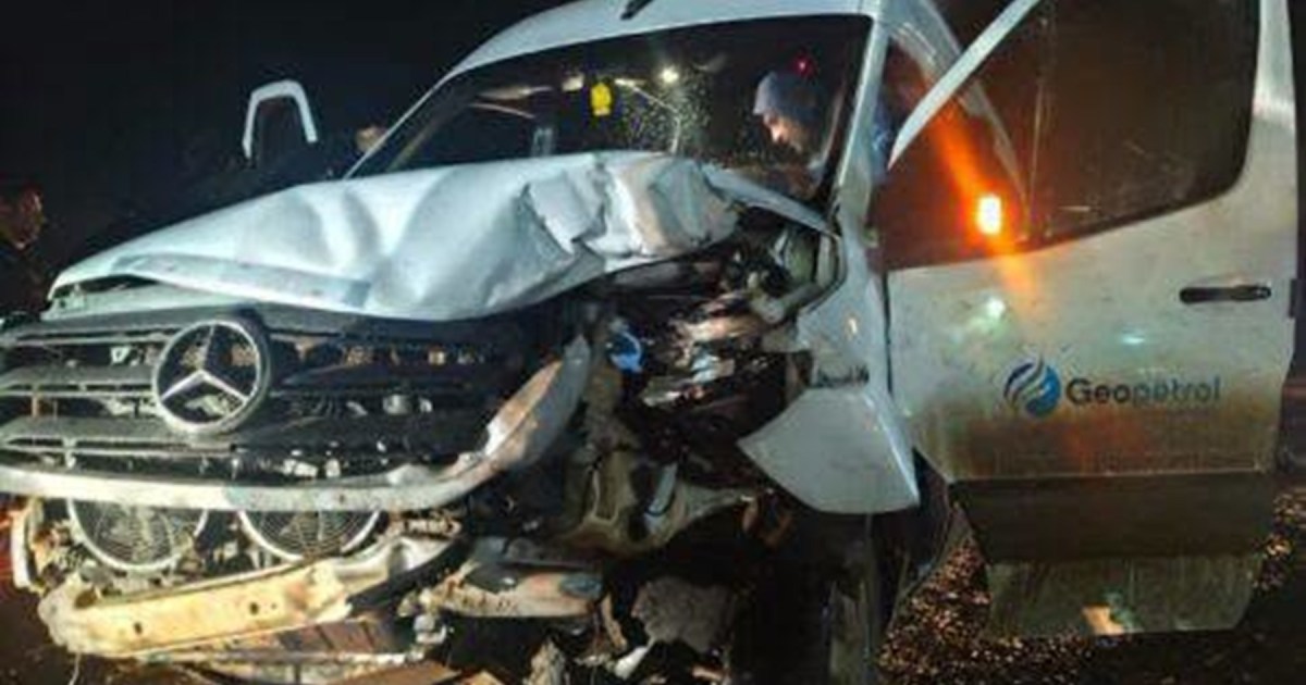 Tres heridos en un choque entre camioneta y transporte petrolero en Ruta 151