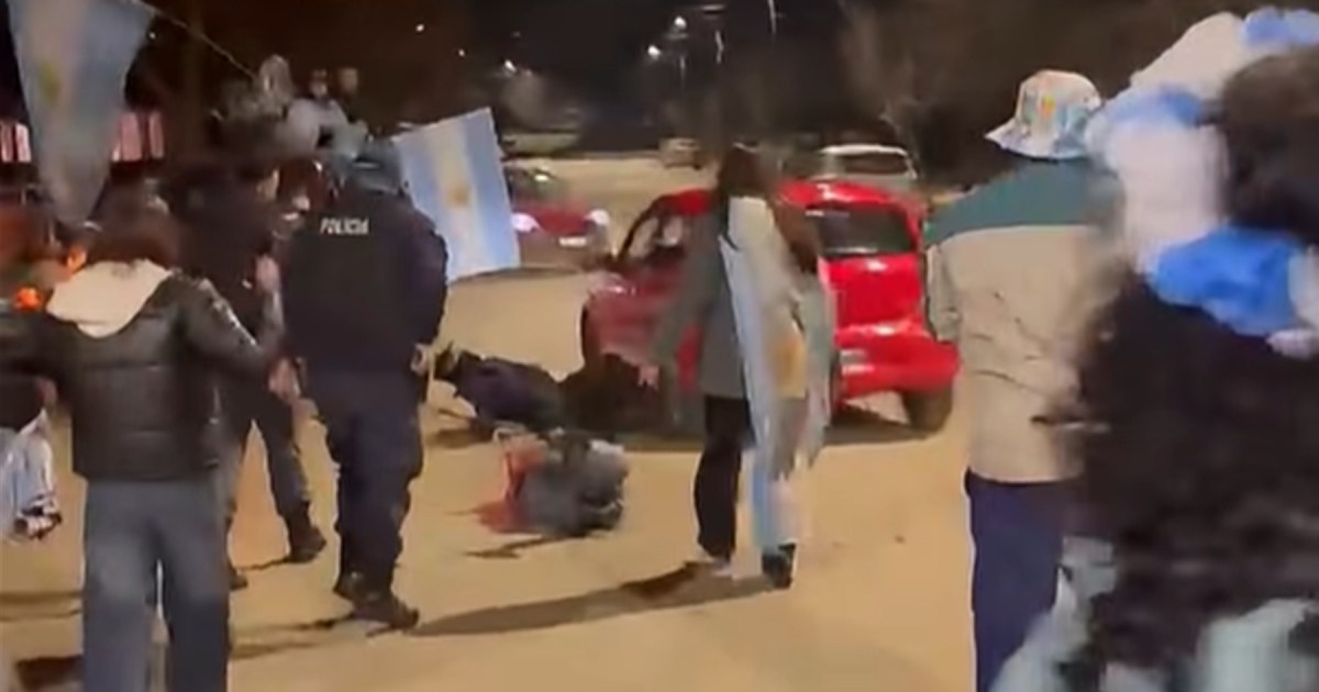 Un policía fue atropellado en Aluminé durante los festejos por el triunfo de Argentina: el conductor escapó y terminó detenido