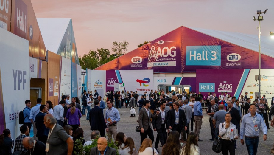 La AOG Patagonia 2026 tendrá todos sus espacios de exhibición ocupados y ofrecerá una agenda con actividades técnicas, encuentros de CEOs y jornadas dedicadas a los principales desafíos de la industria hidrocarburífera. Foto gentileza.