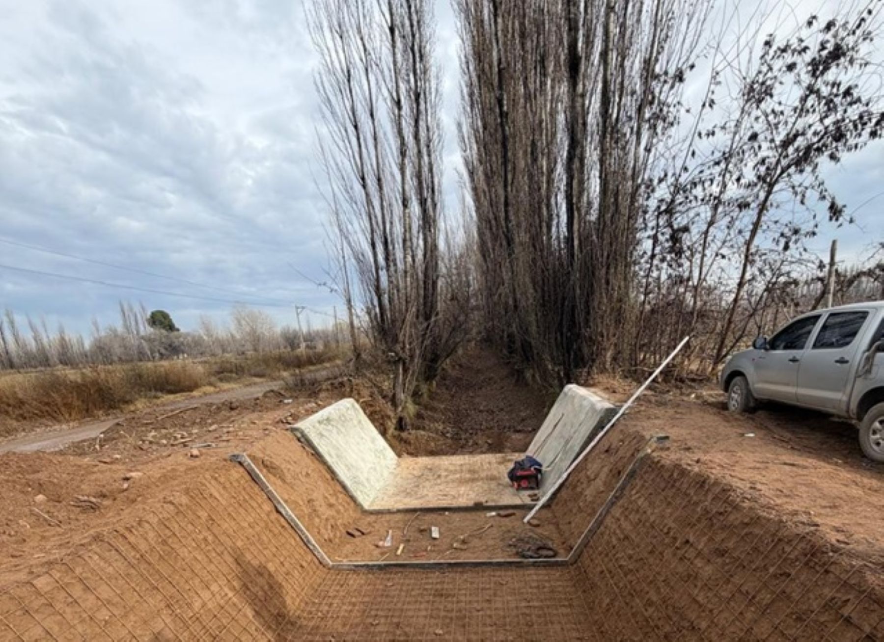 Río Negro acelera obras clave de riego en Huergo: mejorarán 400 hectáreas productivas y la distribución de agua