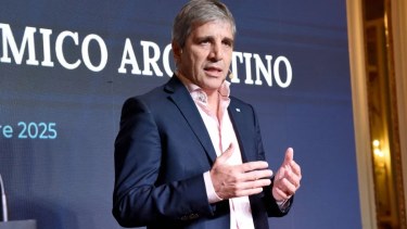 Giro bimonetario: Luis Caputo anuncia el fin de las trabas para prestar dólares y oxigenar a las empresas