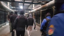 Imagen de Estafas telefónicas en Neuquén: robaron $27 millones a un adulto mayor y descubren que la banda operaba desde una cárcel de Viedma