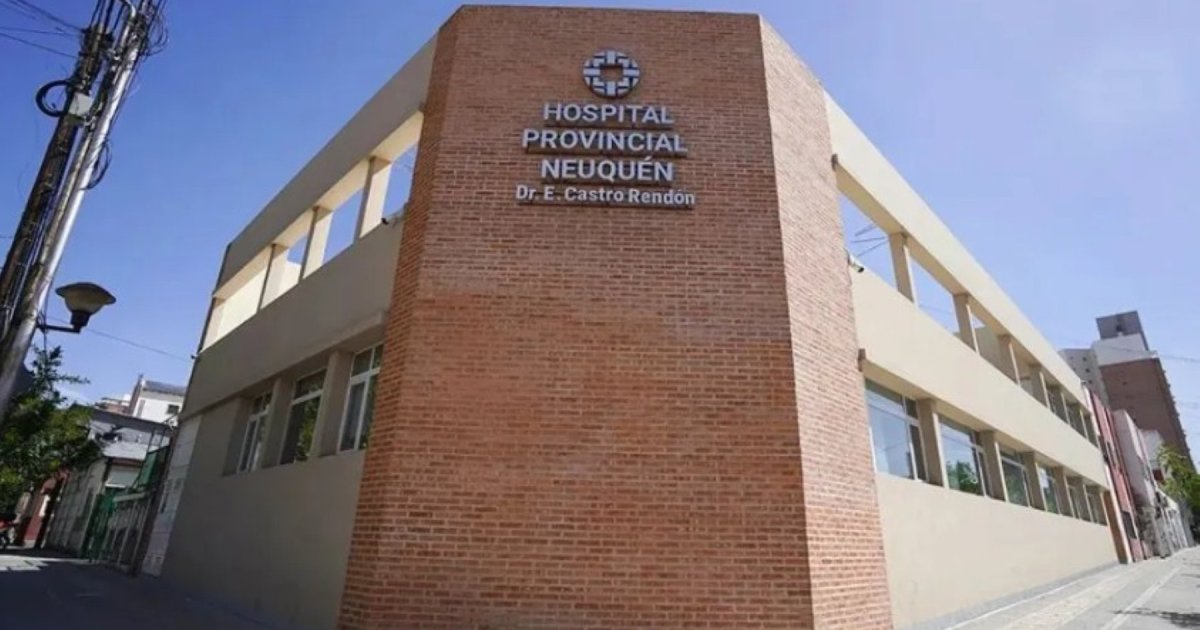 Un joven hospitalizado tras caer de un techo en Neuquén