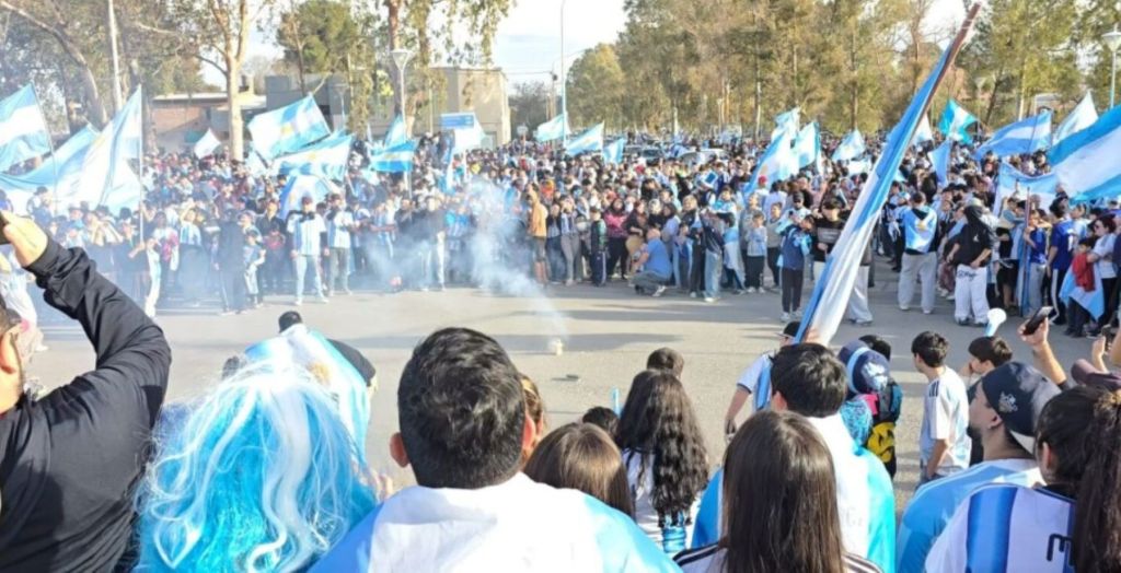 Un joven lesionado en un ojo por pirotecnica durante los festejos en Centenario del triunfo de Argentina frente a Egipto